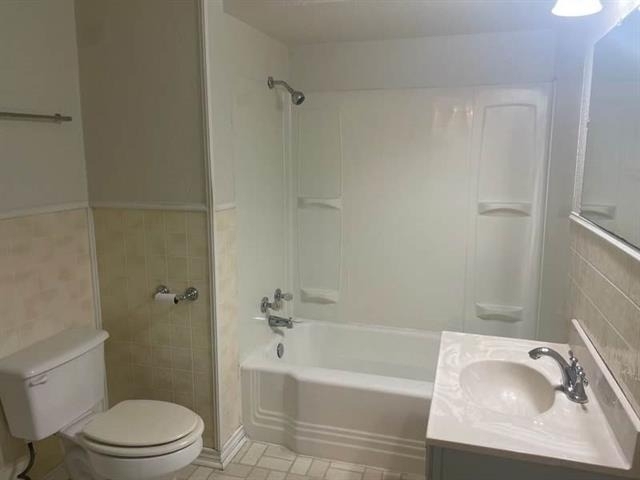 389 W Sloan Street - Photo 9