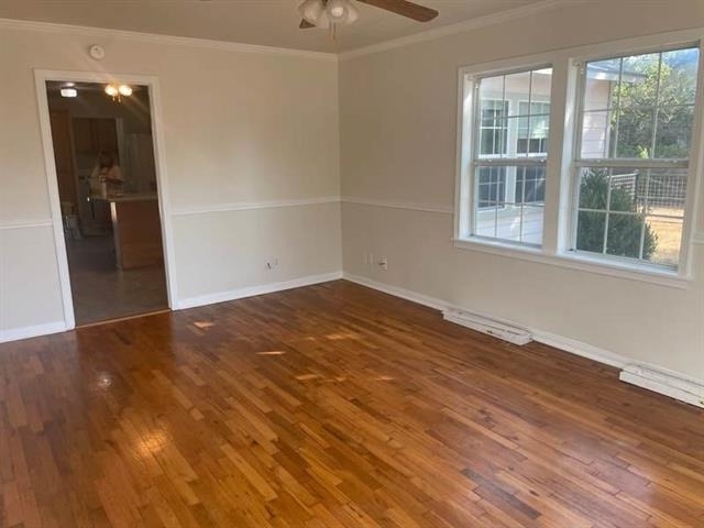 389 W Sloan Street - Photo 2