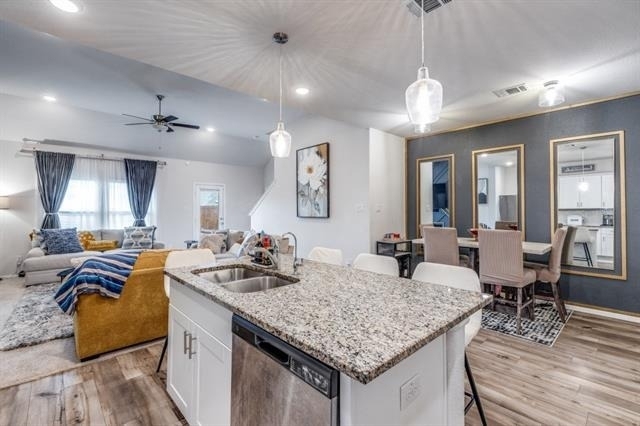433 Waterman Avenue - Photo 15
