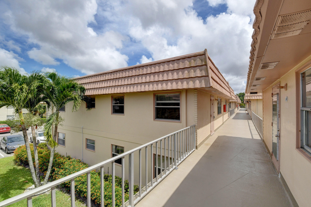 468 Saxony Way - Photo 11