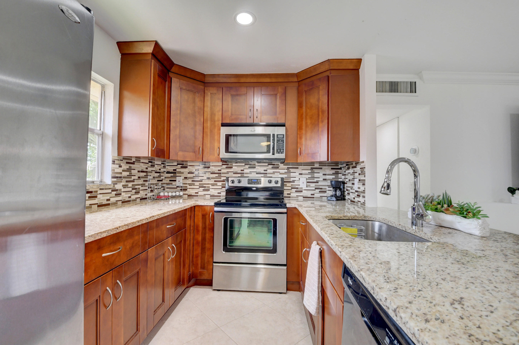 468 Saxony Way - Photo 1