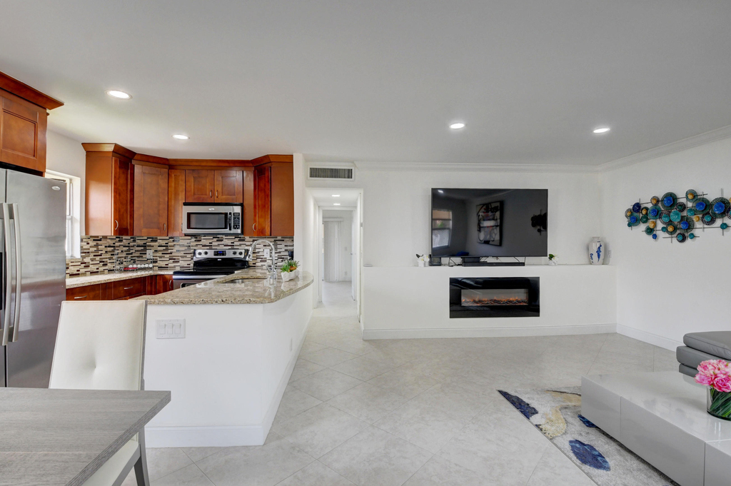 468 Saxony Way - Photo 2