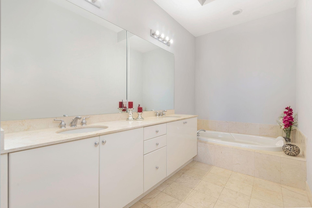 801 S Olive Avenue - Photo 10