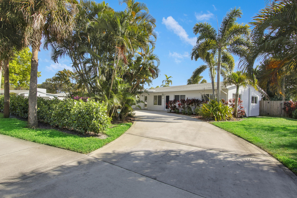 466 Tequesta Drive - Photo 0