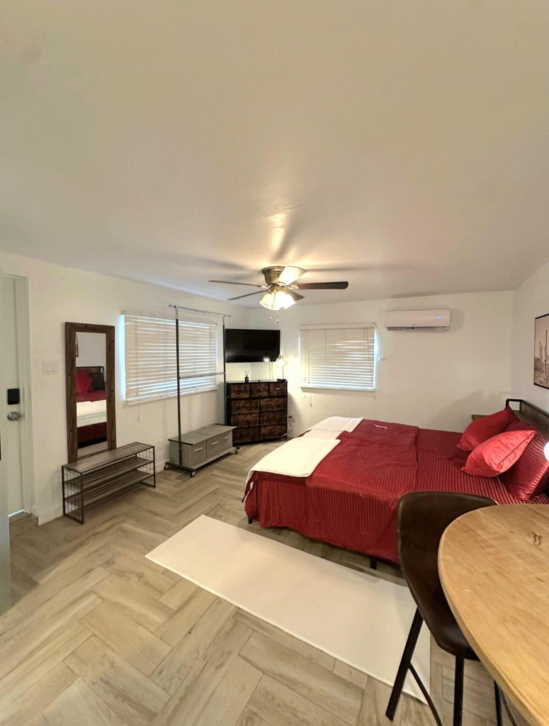 1211 Ne 15th Avenue - Photo 4