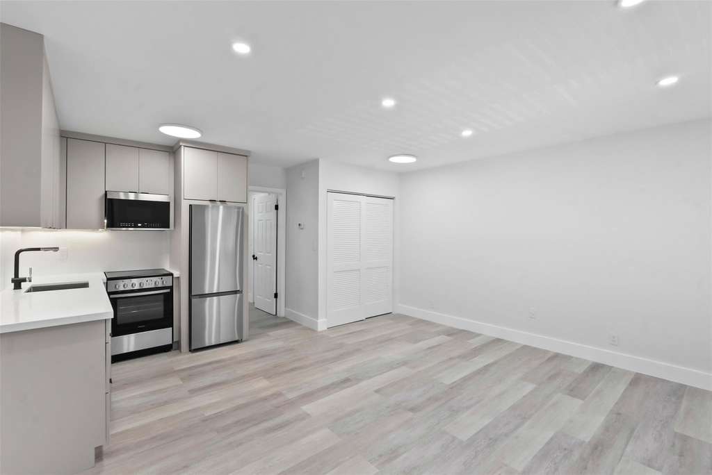 1101 Ne 18th Avenue - Photo 3
