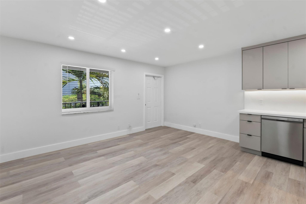 1101 Ne 18th Avenue - Photo 5