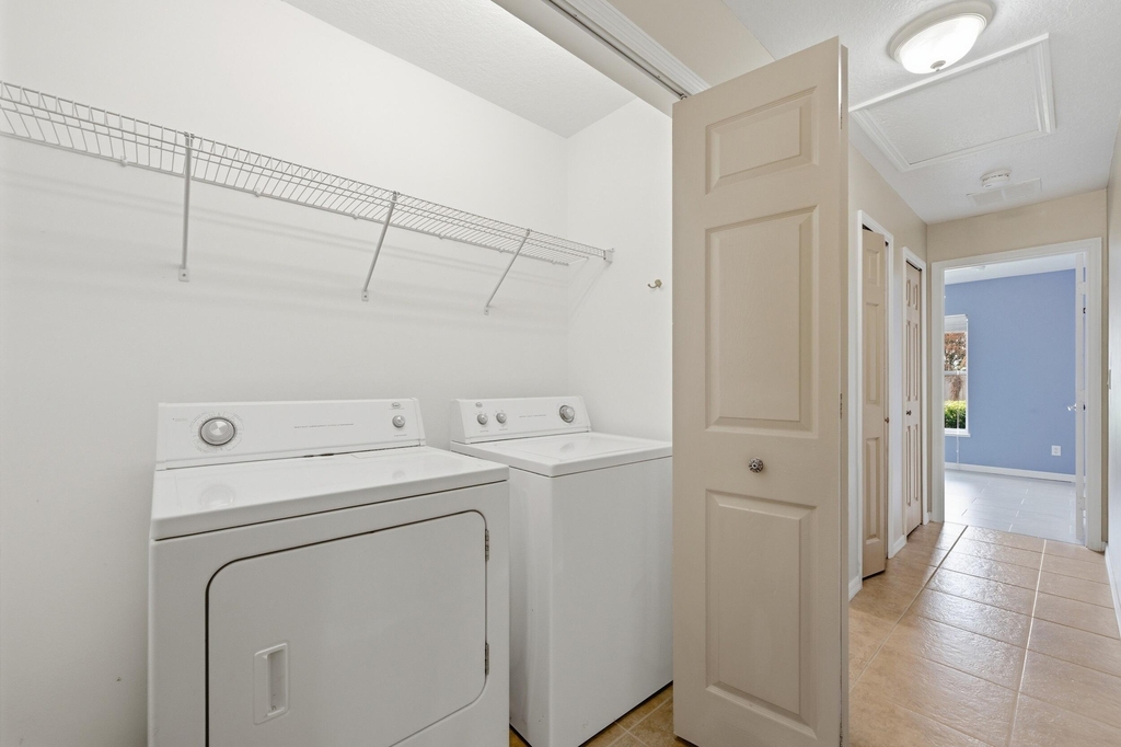 1707 Se Manth Lane - Photo 3