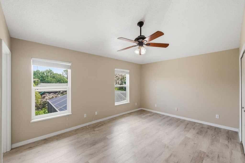 1707 Se Manth Lane - Photo 40