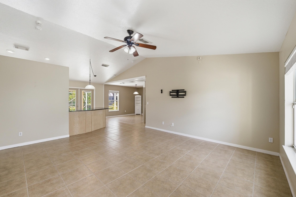 1707 Se Manth Lane - Photo 34