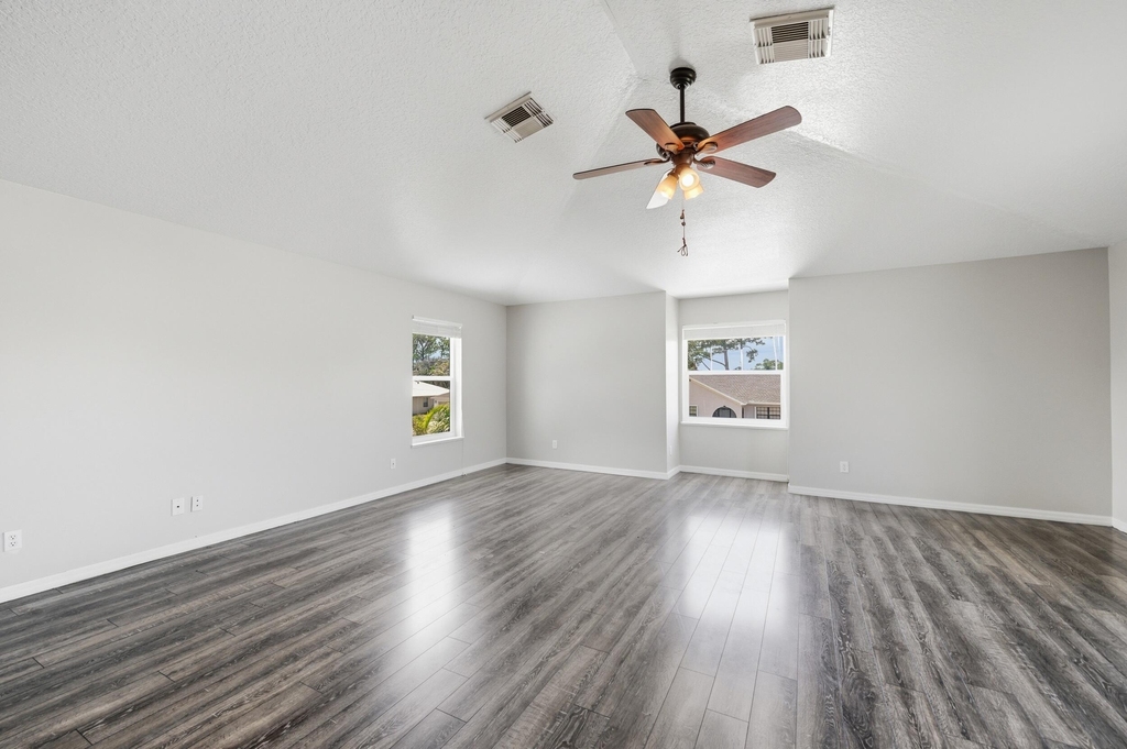 1707 Se Manth Lane - Photo 38