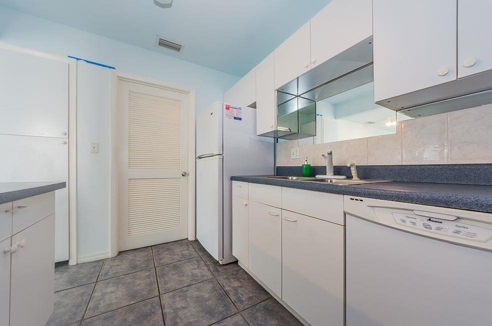 1315 Bayshore Drive - Photo 5