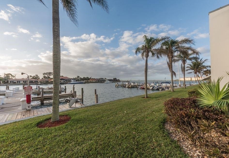 1315 Bayshore Drive - Photo 2