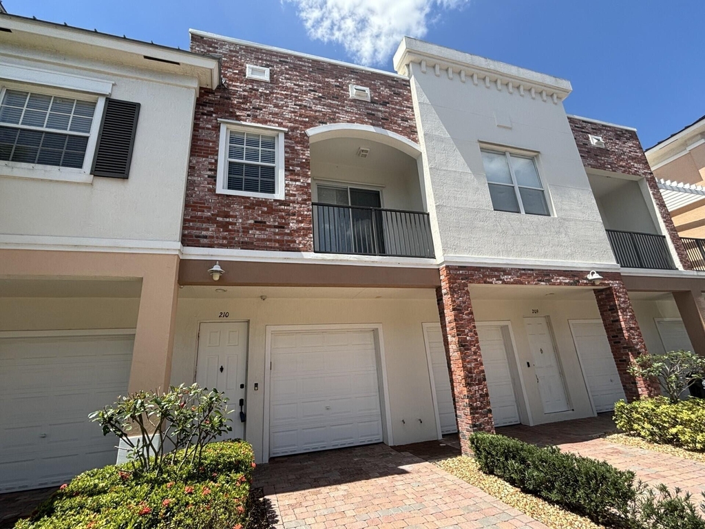10440 Sw Stephanie Way - Photo 0