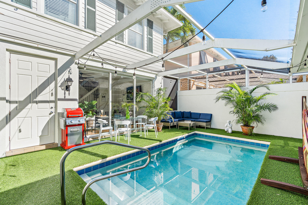 116 Caravelle Drive - Photo 2