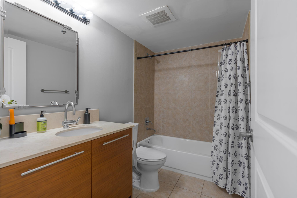 2641 N Flamingo Road - Photo 15