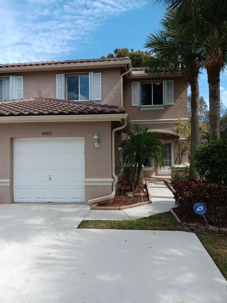 4983 W Pinemore Lane - Photo 1