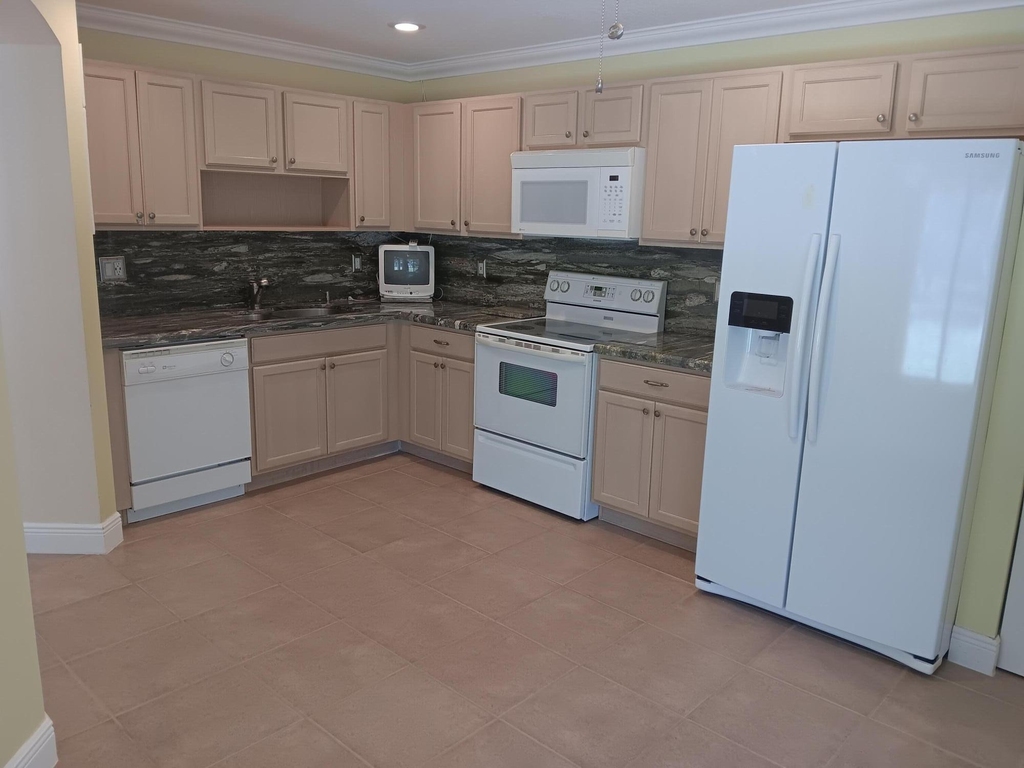 4983 W Pinemore Lane - Photo 4