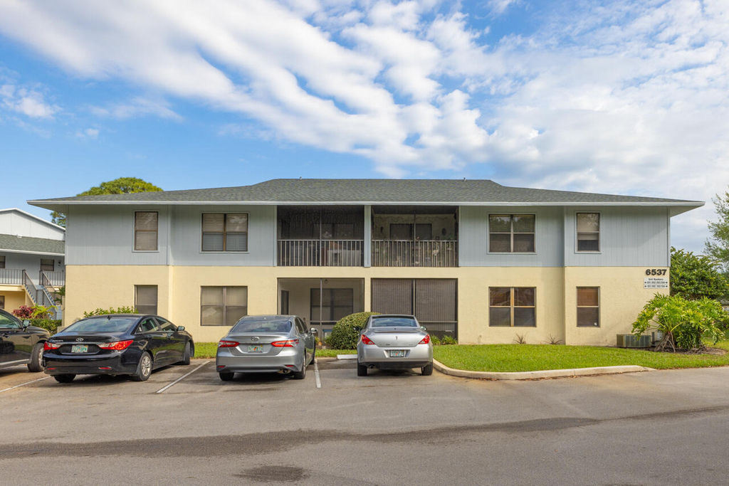 6537 Se Federal Highway - Photo 2
