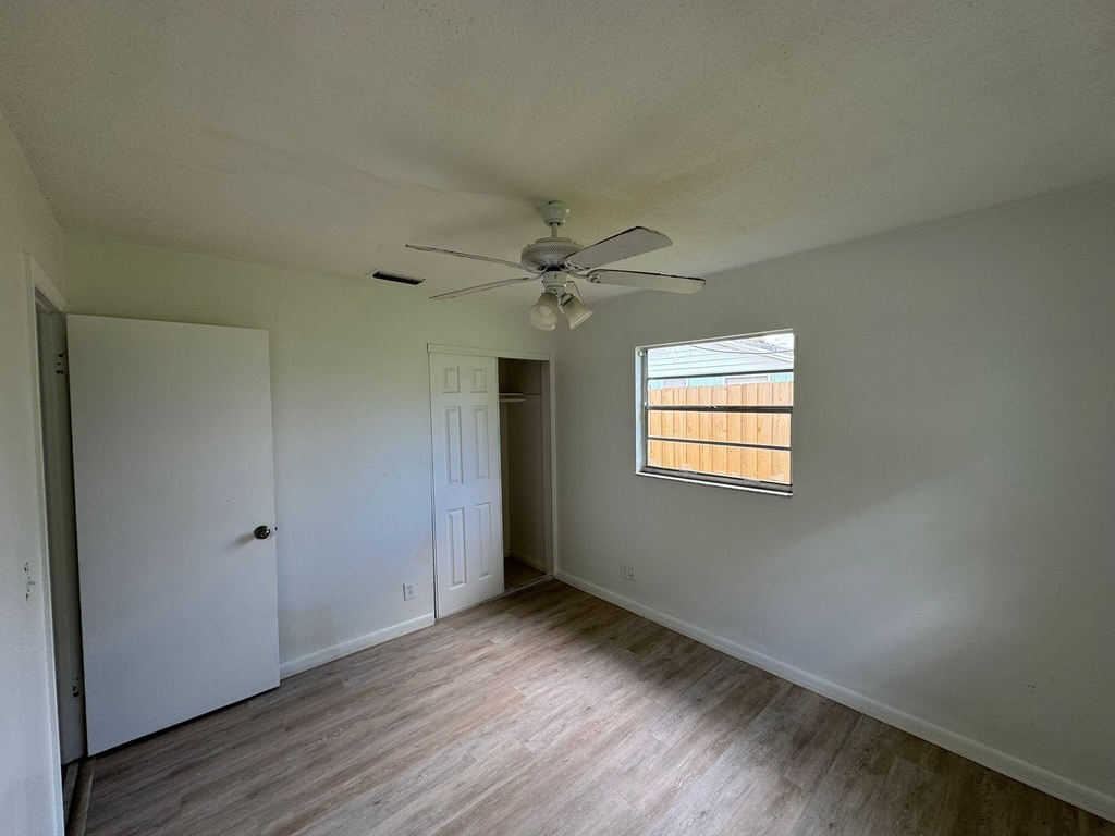 3002 Se Camino Avenue - Photo 4
