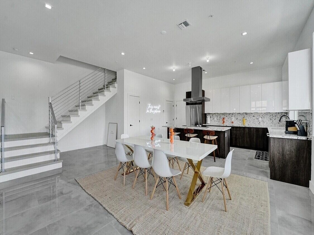 1220 Ne 15th Avenue - Photo 9