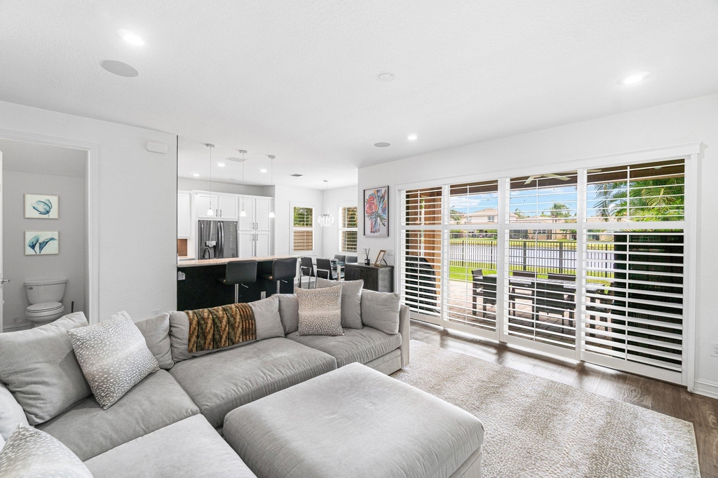 8300 Calabria Lakes Drive - Photo 14