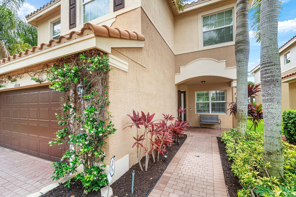 8300 Calabria Lakes Drive - Photo 3