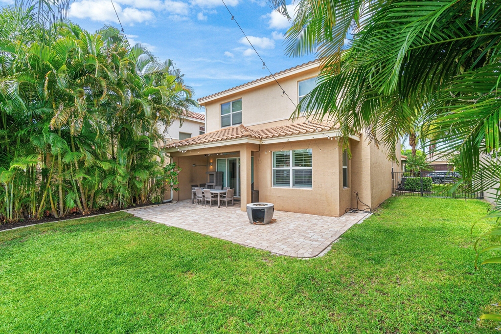 8300 Calabria Lakes Drive - Photo 43