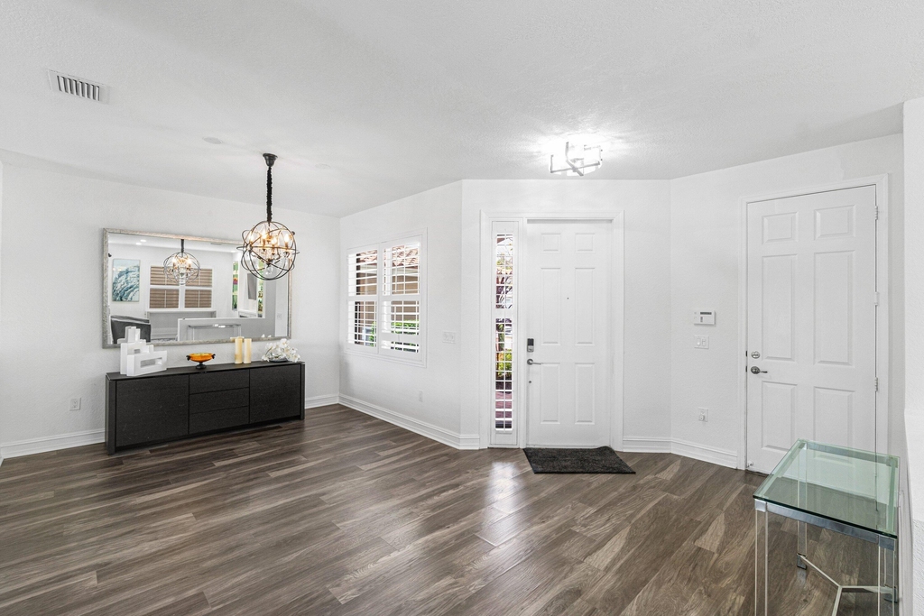 8300 Calabria Lakes Drive - Photo 4