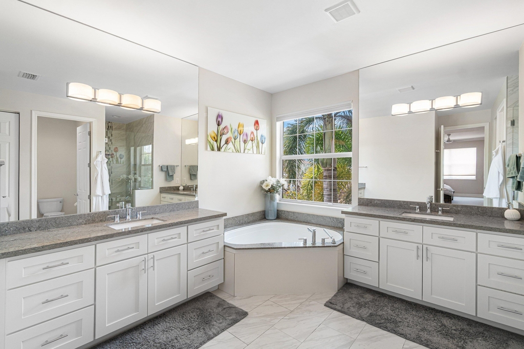 8300 Calabria Lakes Drive - Photo 26