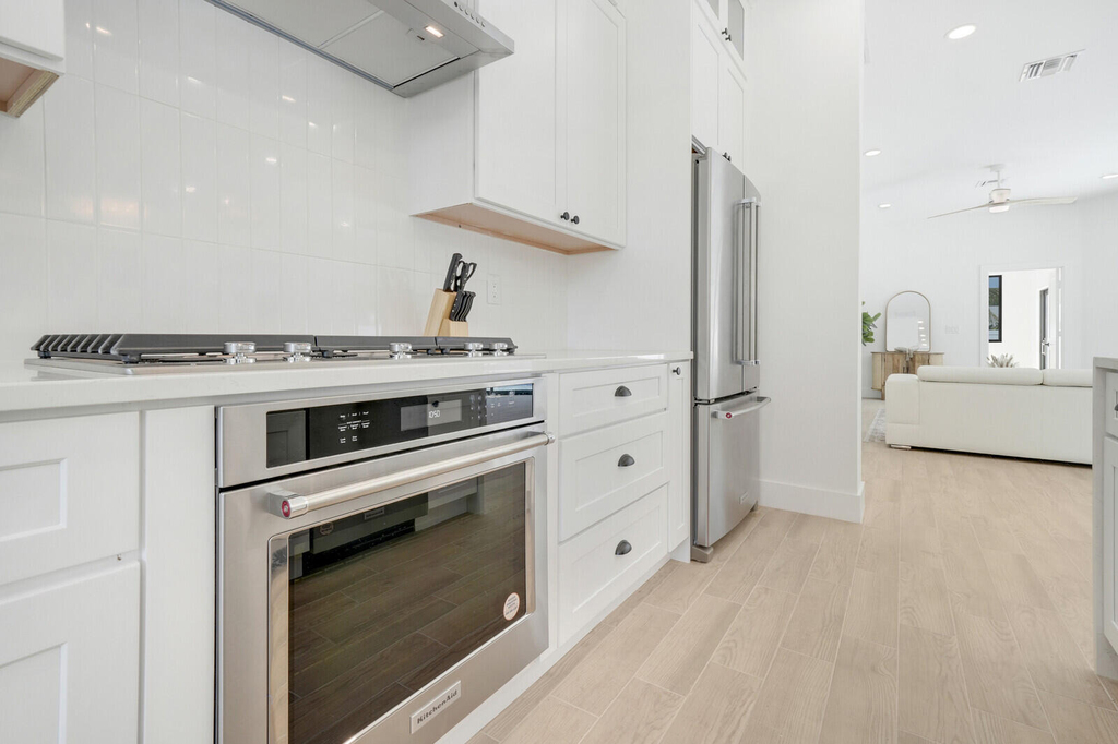 1248 N Harbor Drive - Photo 16
