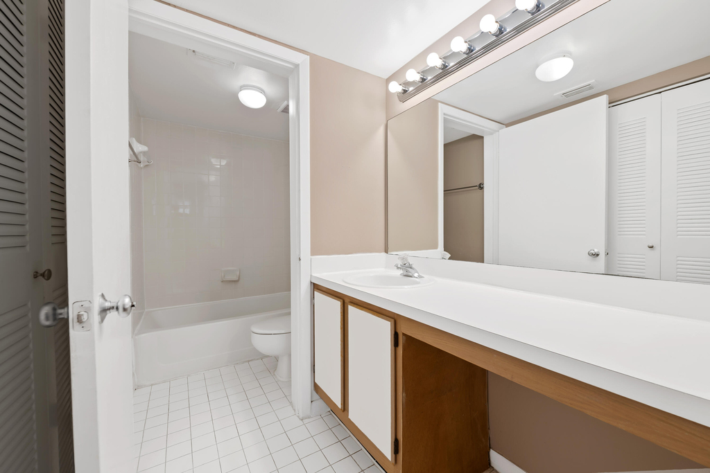 2861 N Oakland Forest Drive - Photo 11