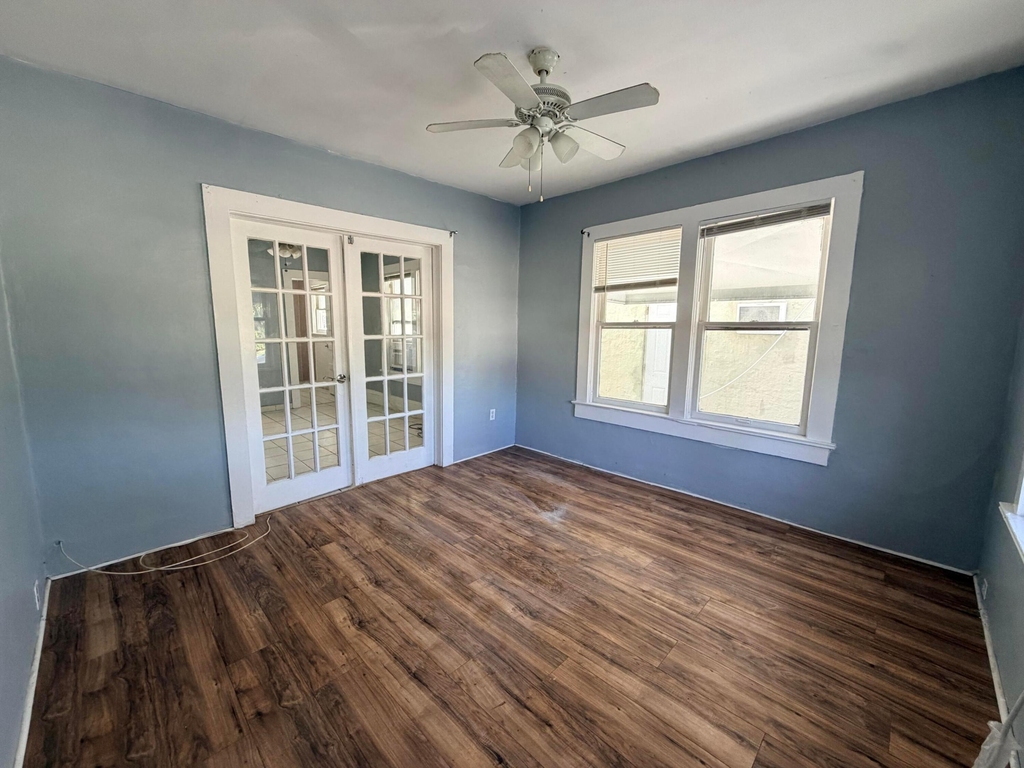 216 S 16th Avenue - Photo 3