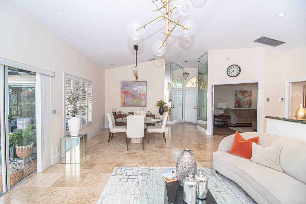 8410 Brussels Way - Photo 10