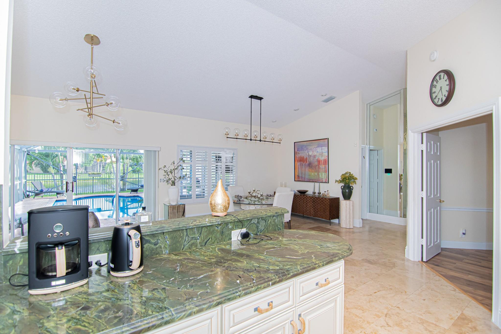 8410 Brussels Way - Photo 8