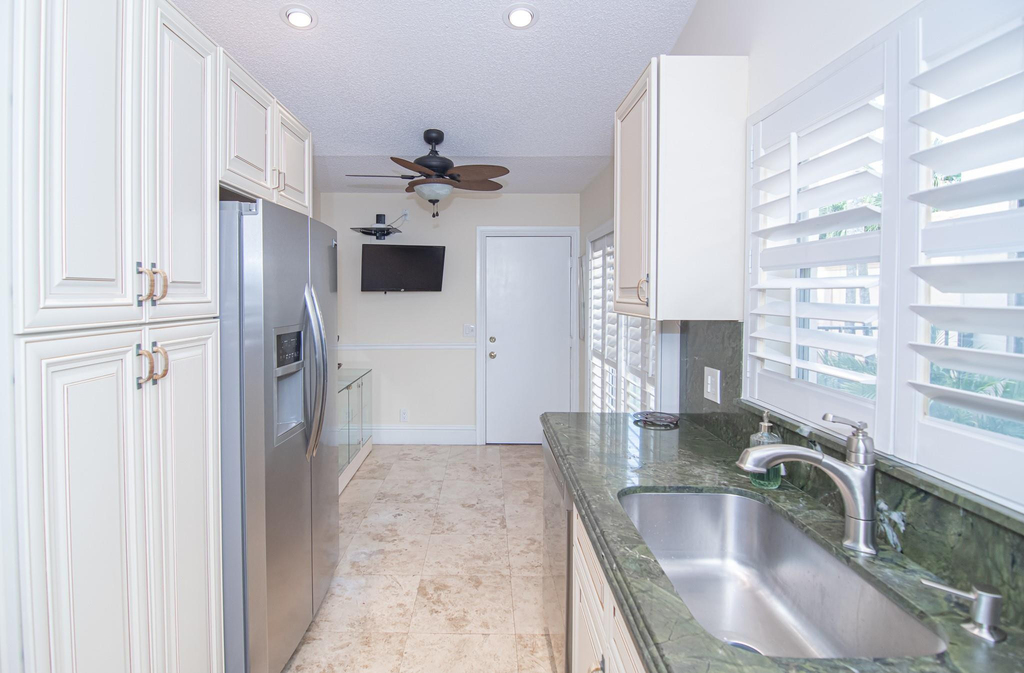 8410 Brussels Way - Photo 4