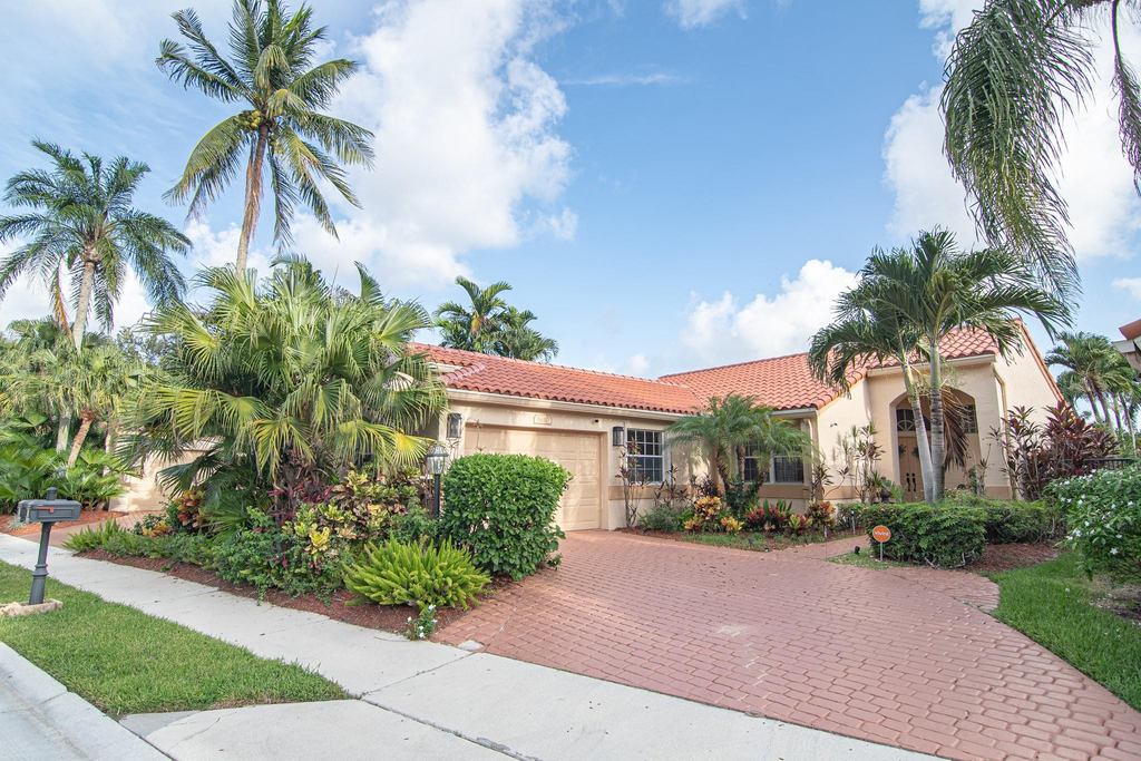 8410 Brussels Way - Photo 0