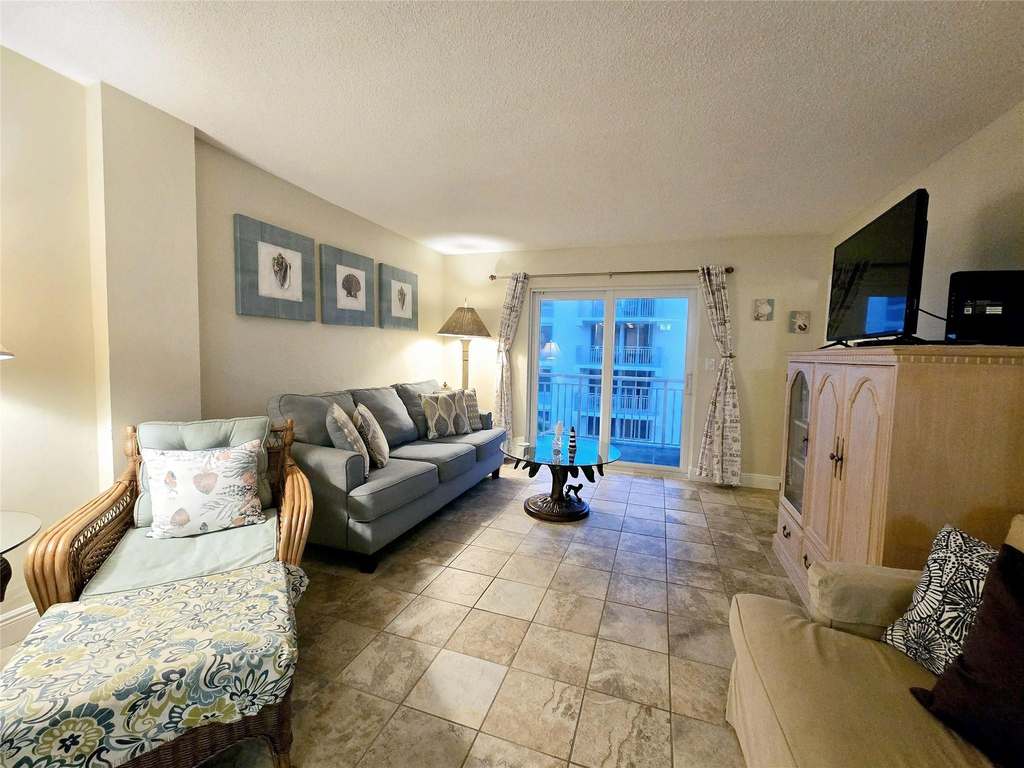 1161 Hillsboro Mile - Photo 31