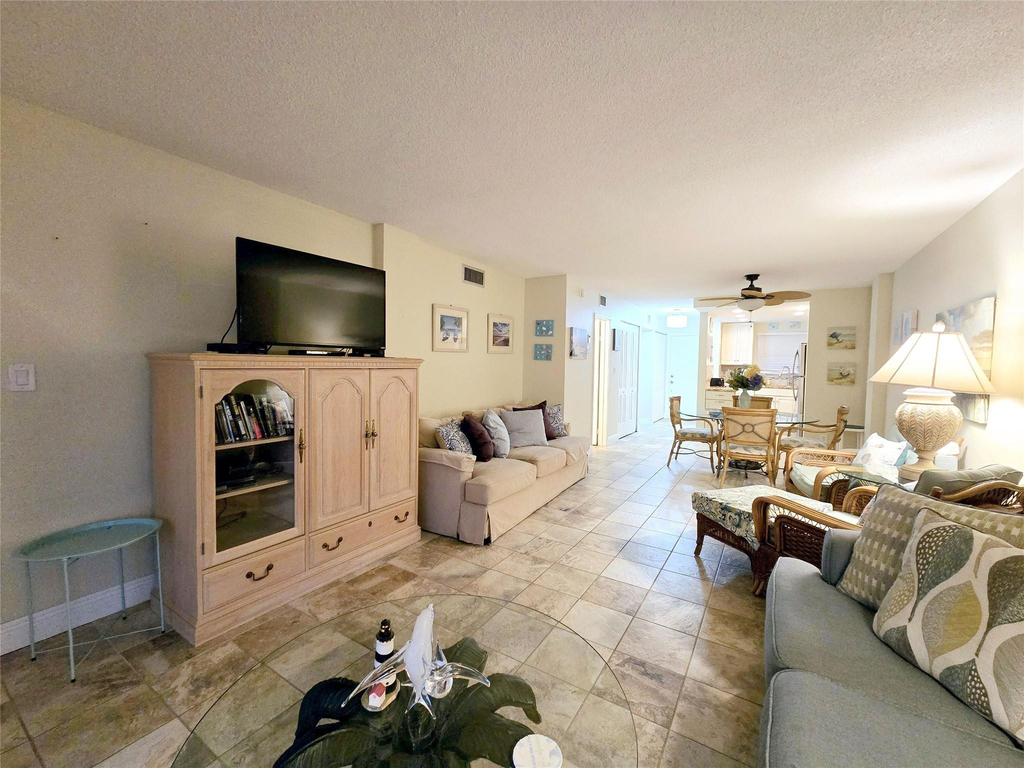 1161 Hillsboro Mile - Photo 30
