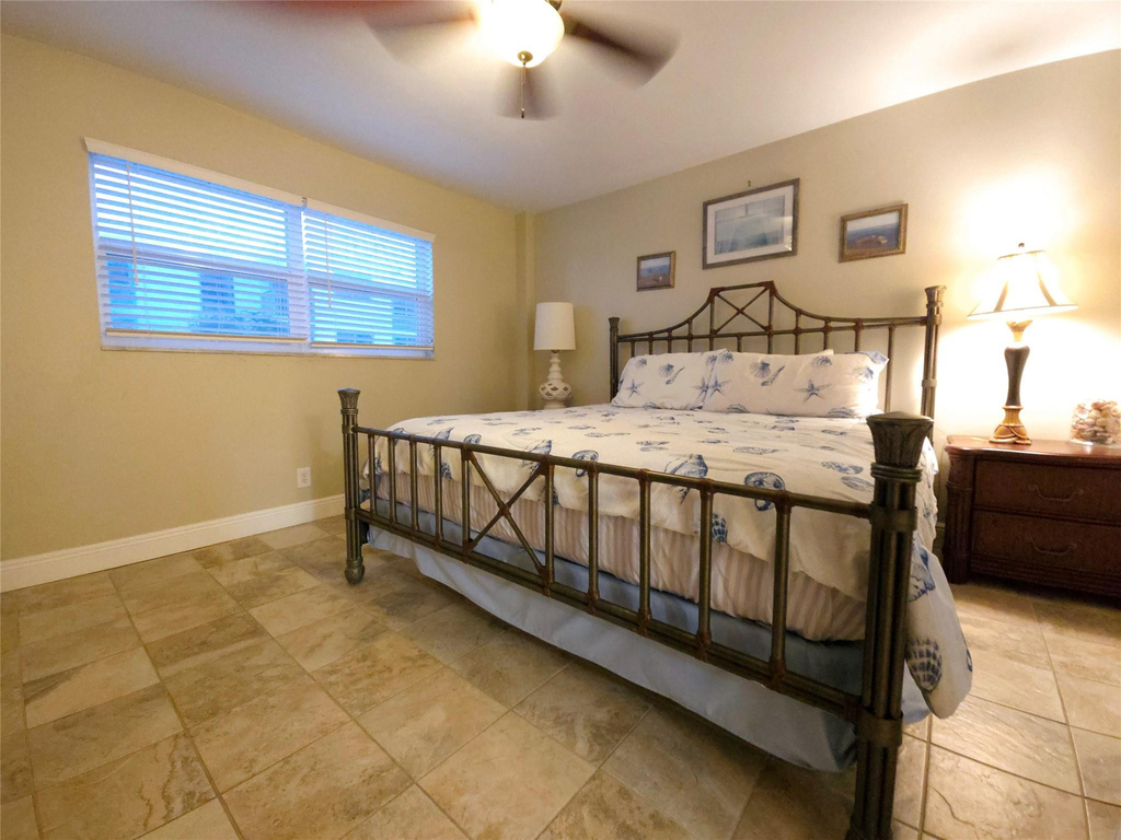 1161 Hillsboro Mile - Photo 15