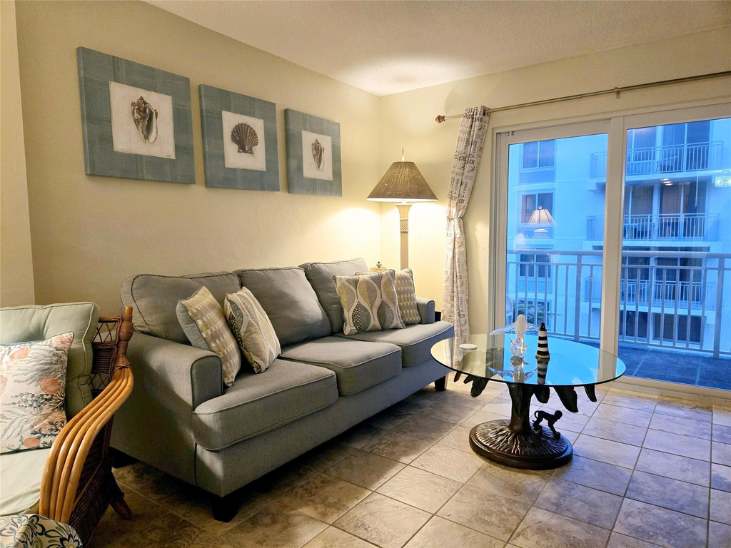 1161 Hillsboro Mile - Photo 33