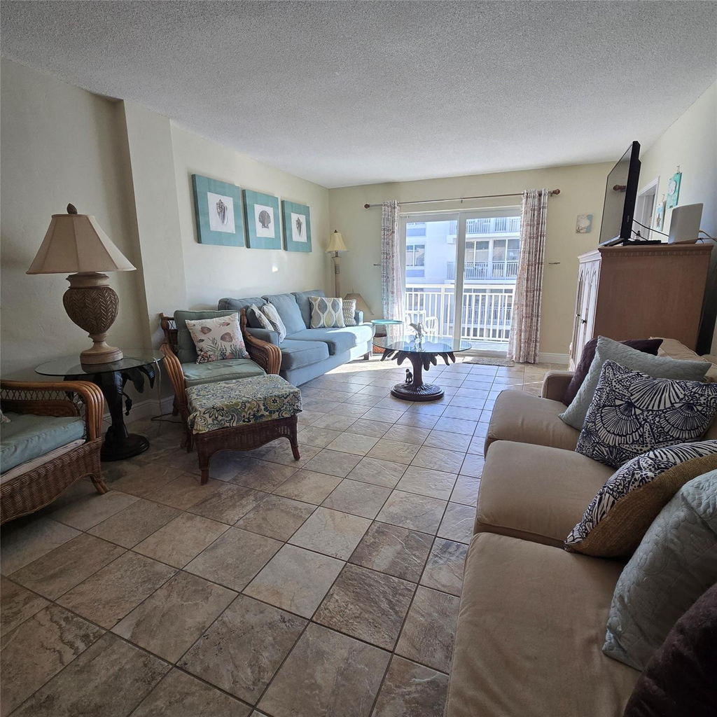 1161 Hillsboro Mile - Photo 32