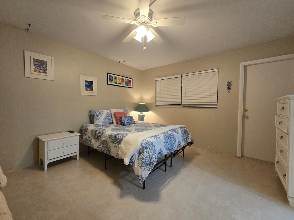 1161 Hillsboro Mile - Photo 40