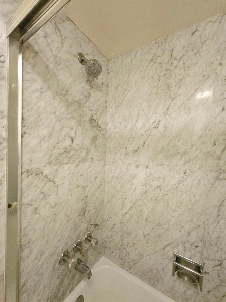 1161 Hillsboro Mile - Photo 48