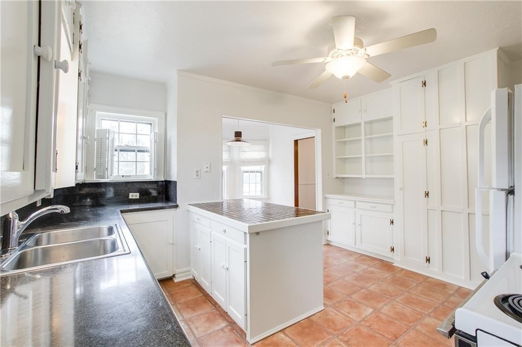 1600 Nw 38th Street - Photo 11