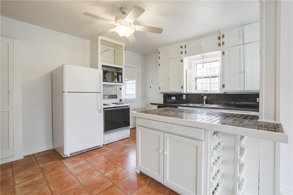 1600 Nw 38th Street - Photo 7