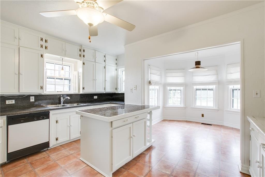 1600 Nw 38th Street - Photo 9