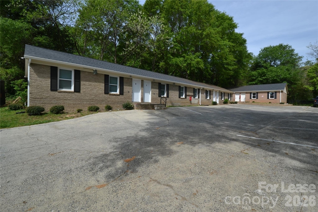 1212 Essex Avenue - Photo 0