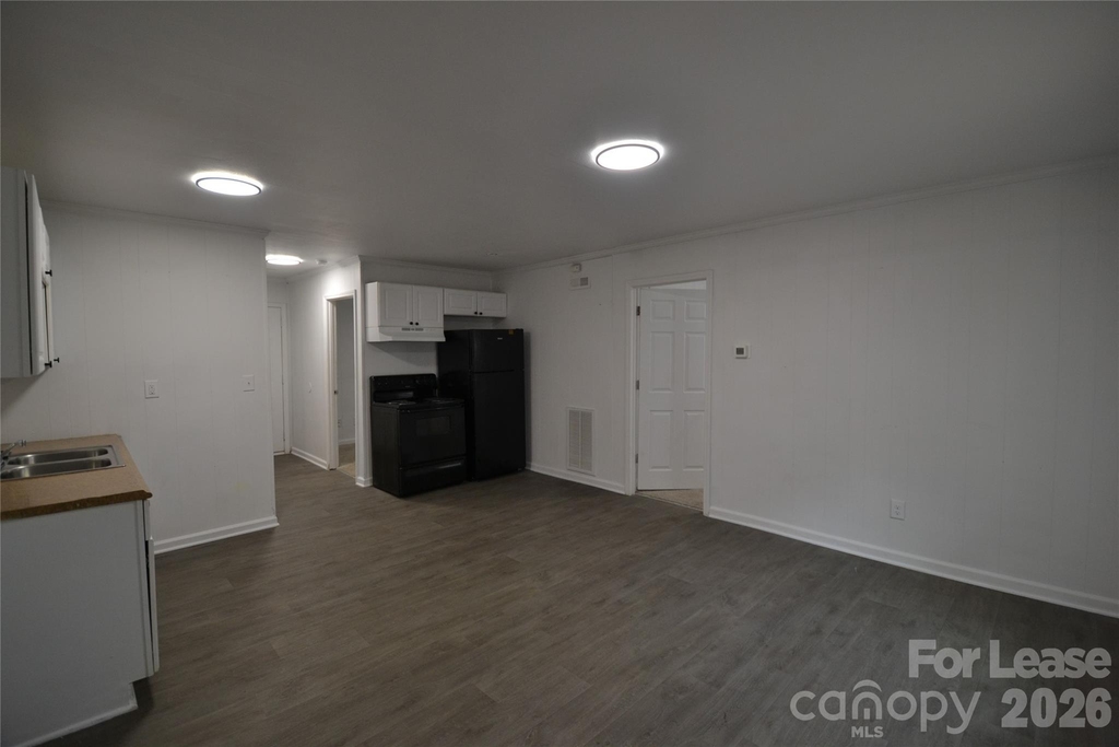 1212 Essex Avenue - Photo 3
