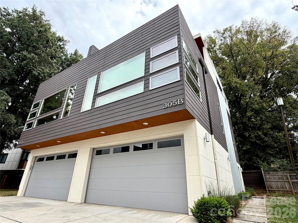 305 Mcninch Street - Photo 0
